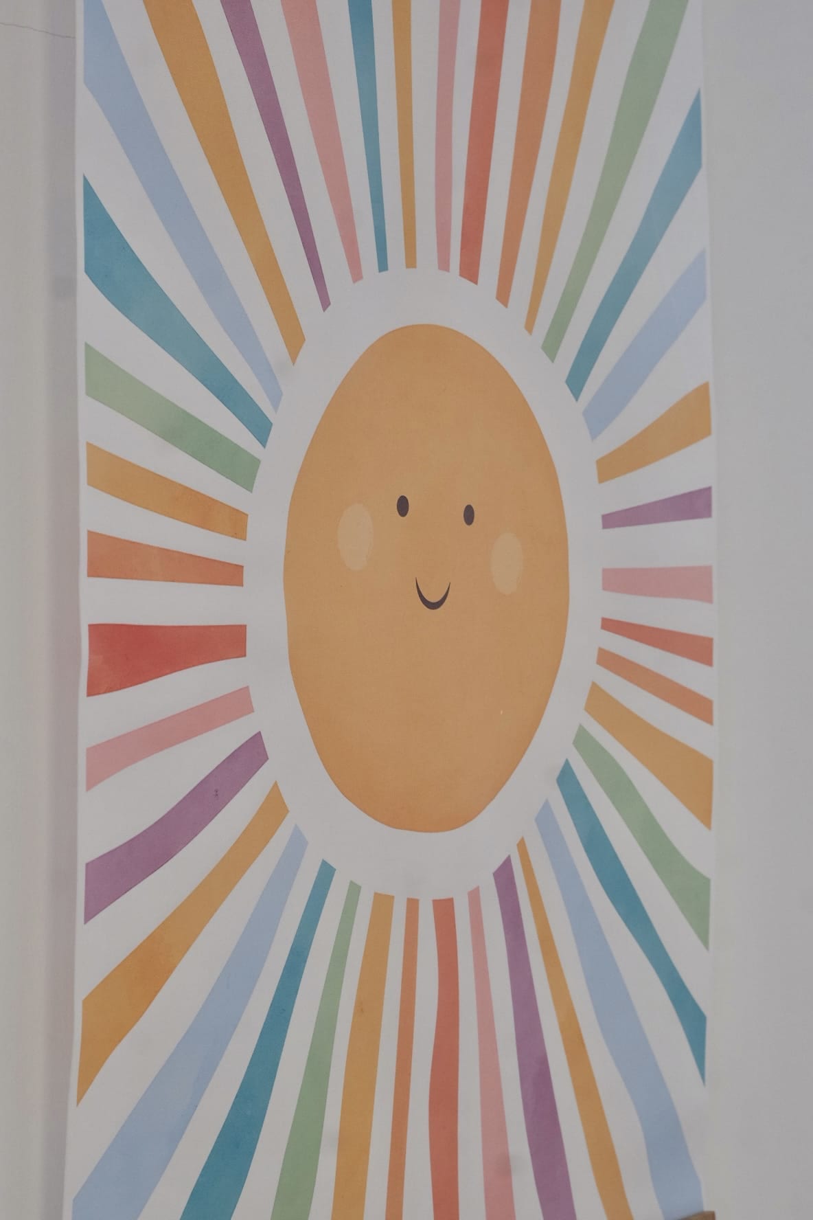 Gruppenraum – Wandbild Sonne